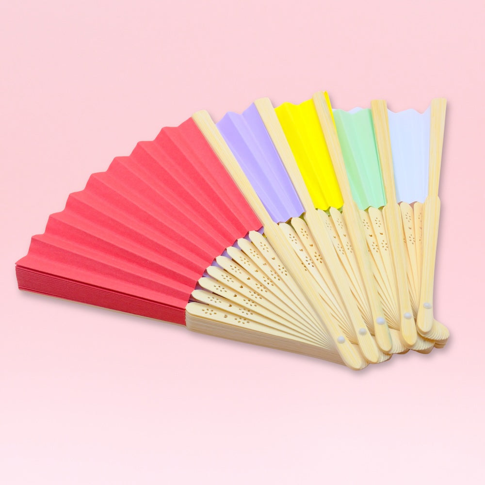 L'éventail coloré, quand il fait trop chaud, tout léger