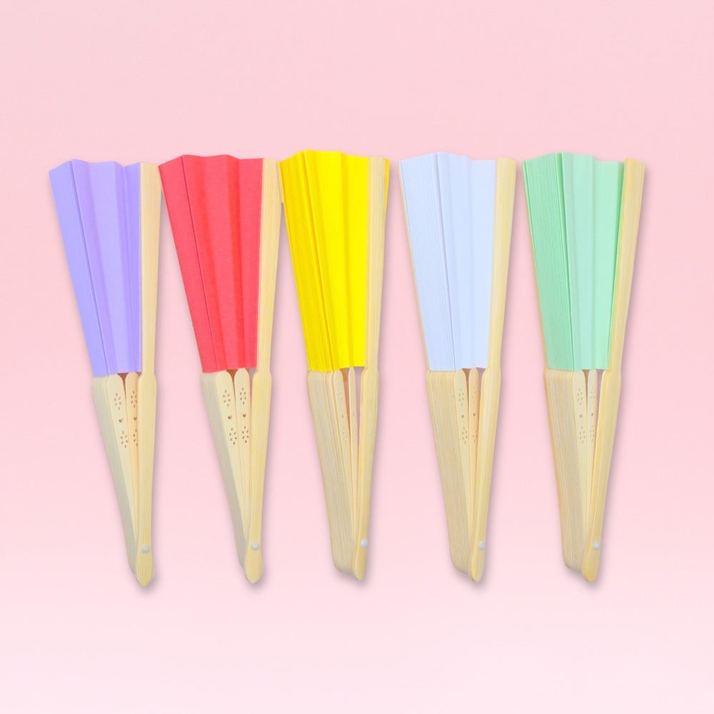 L'éventail coloré, quand il fait trop chaud, tout léger